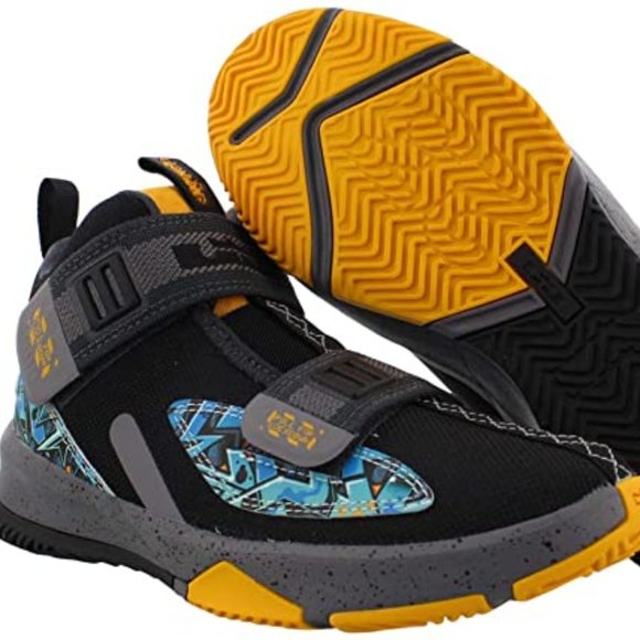 Nike Other - Nike Lebron James Soldier XIII La Boys shoes SZ 7Y GUC, Gunsmoke/Gold strap on